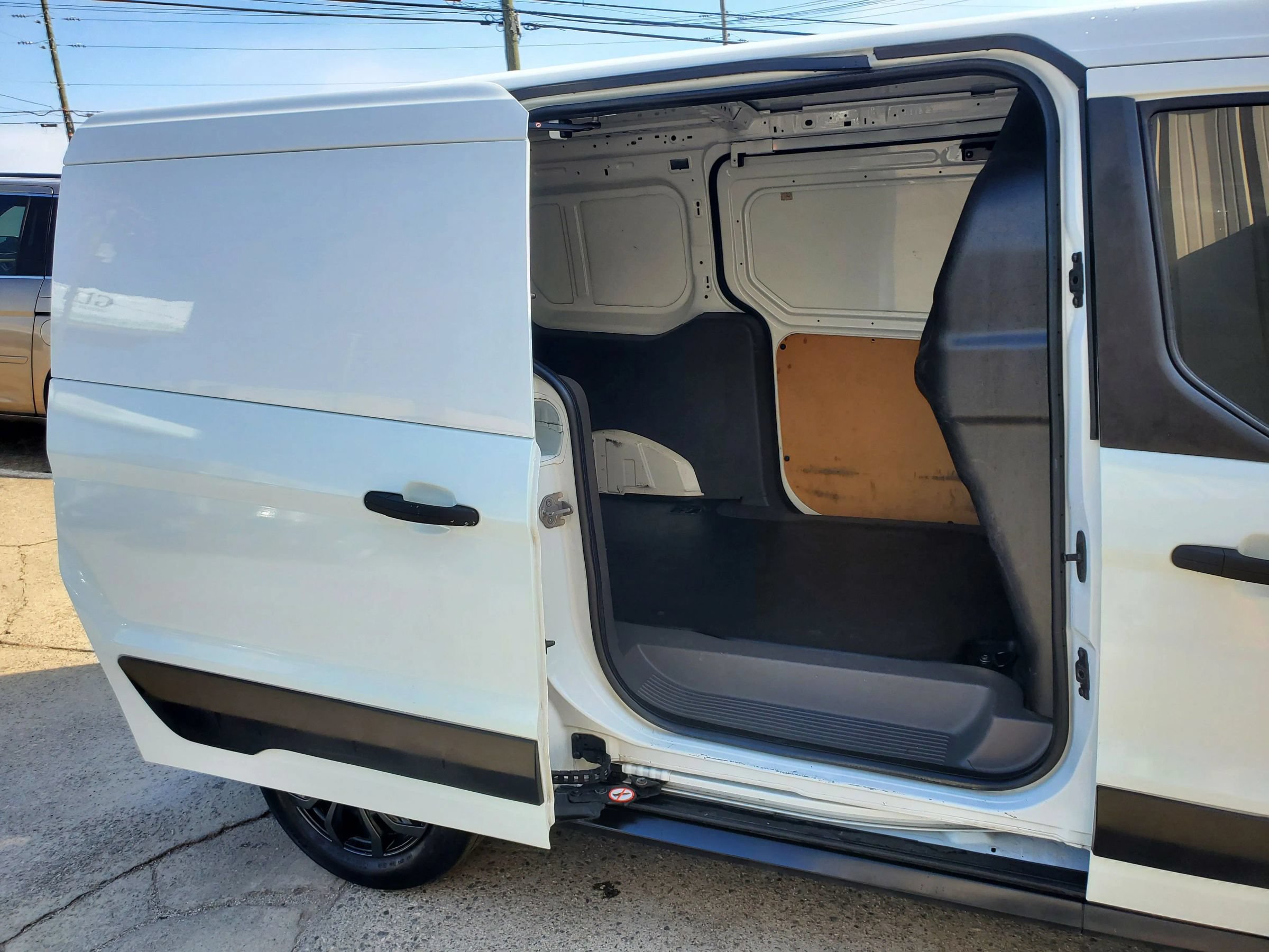 Used 2021 Ford Transit Connect XLT FWD image 18