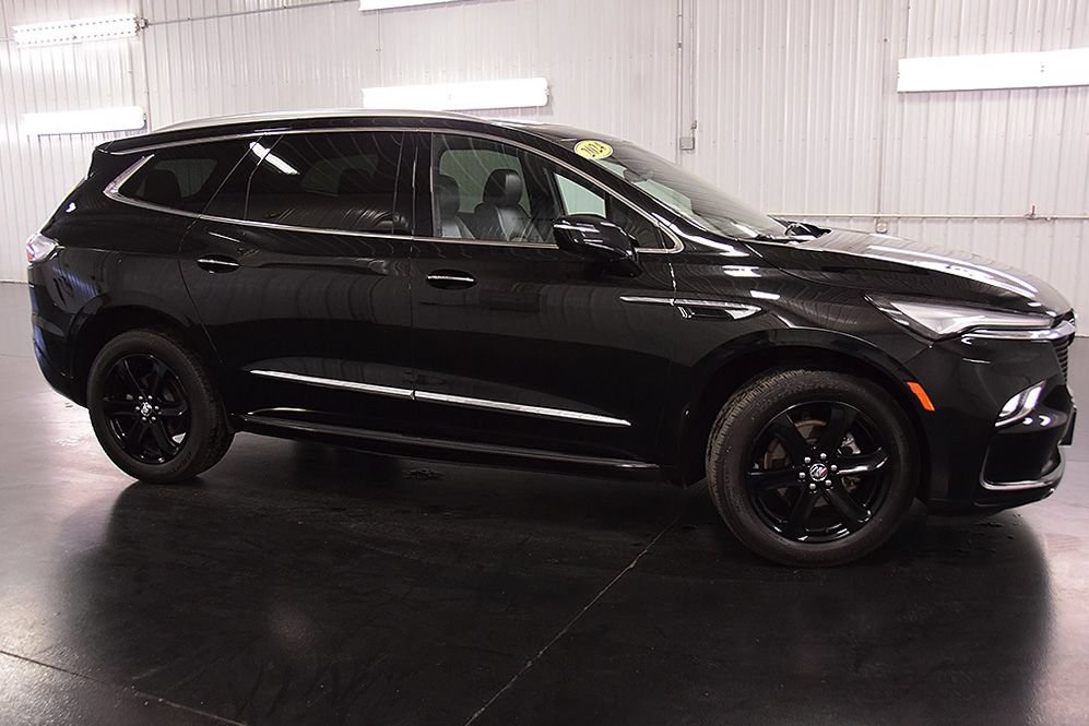 Used 2024 Buick Enclave Essence w/ Experience Buick Package AWD/4WD image 8