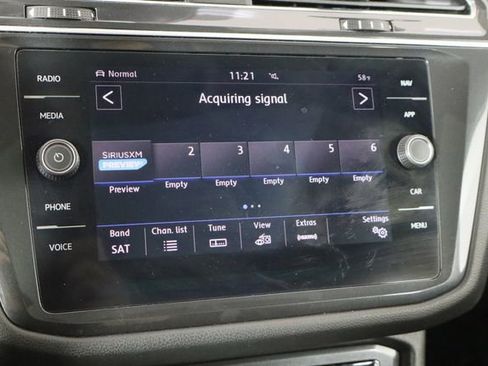 Used 2019 Volkswagen Tiguan SEL Premium image 32