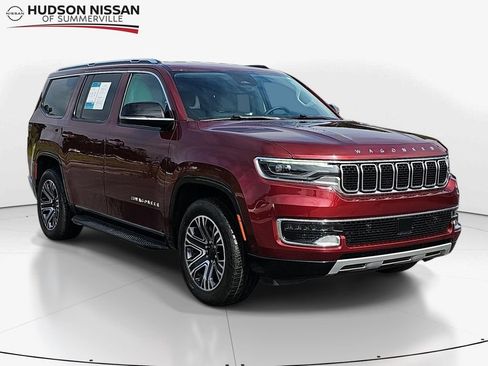 Used 2024 Jeep Wagoneer Series II w/ Flexible Seating Group RWD image 1