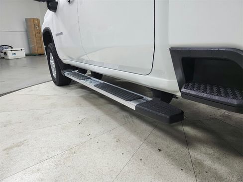 Used 2025 Chevrolet Silverado 2500 LT image 42