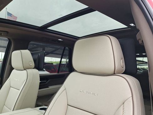 New 2026 GMC Yukon Denali w/ Denali Reserve Package AWD/4WD image 16