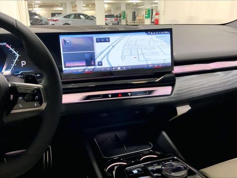 New 2026 BMW 540i xDrive w/ M Sport Package AWD/4WD image 6