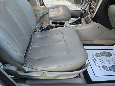 Used 2005 Saturn L-Series L300 FWD image 26