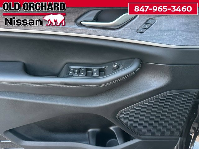 Used 2023 Jeep Grand Cherokee L Limited AWD/4WD image 9