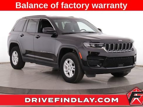 Used 2025 Jeep Grand Cherokee Laredo w/ Trailer Tow Package AWD/4WD image 1