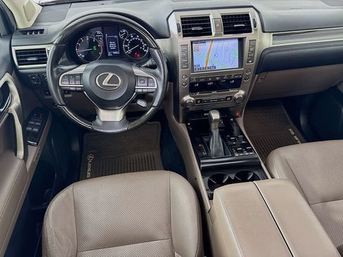 Used 2020 Lexus GX 460 Luxury w/ Accessory Package AWD/4WD image 29