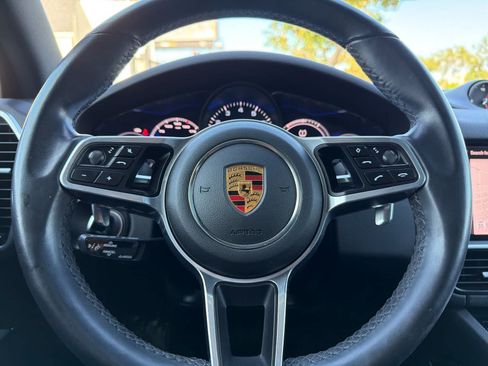 Certified 2023 Porsche Cayenne AWD/4WD image 25