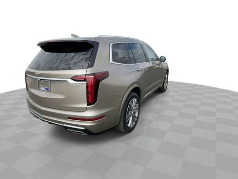 Used 2022 Cadillac XT6 Premium Luxury w/ Technology Package AWD/4WD image 9