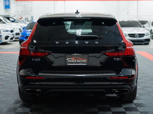 Used 2020 Volvo V60 T5 Cross Country AWD/4WD image 5