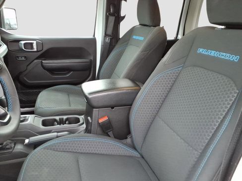 Used 2024 Jeep Wrangler Unlimited Rubicon 4xe image 11