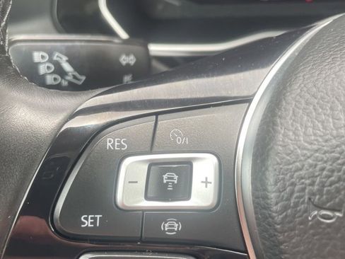 Used 2019 Volkswagen Jetta SEL FWD image 24