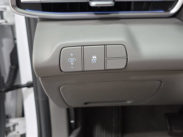 Used 2024 Hyundai Elantra SEL FWD image 26