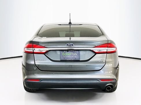 Used 2018 Ford Fusion SE image 7