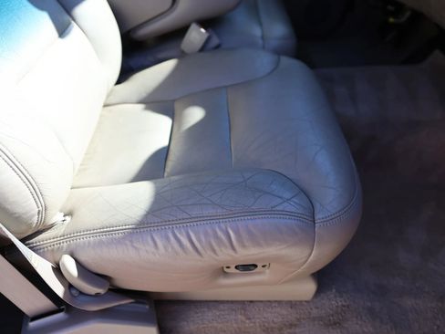 Used 1998 Chevrolet Suburban Z71 w/ Preferred Equipment Group 3 image 40