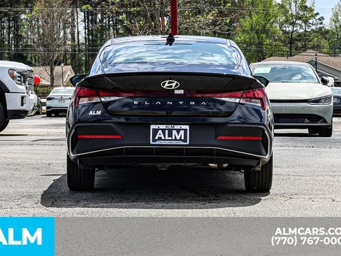 Used 2025 Hyundai Elantra Sport FWD image 12