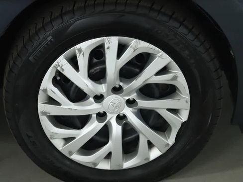 Used 2018 Toyota Corolla LE image 10