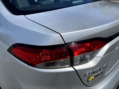 Used 2025 Toyota Corolla LE FWD image 34