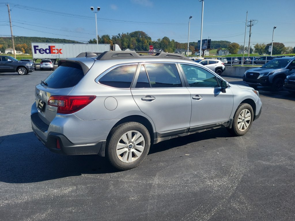 Used 2019 Subaru Outback 2.5i Premium w/ Popular Package #2 AWD/4WD image 4