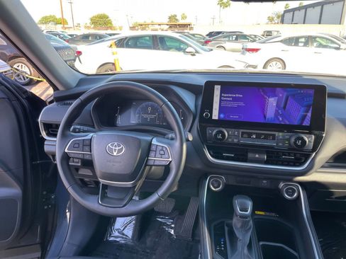 Used 2025 Toyota Grand Highlander FWD image 36