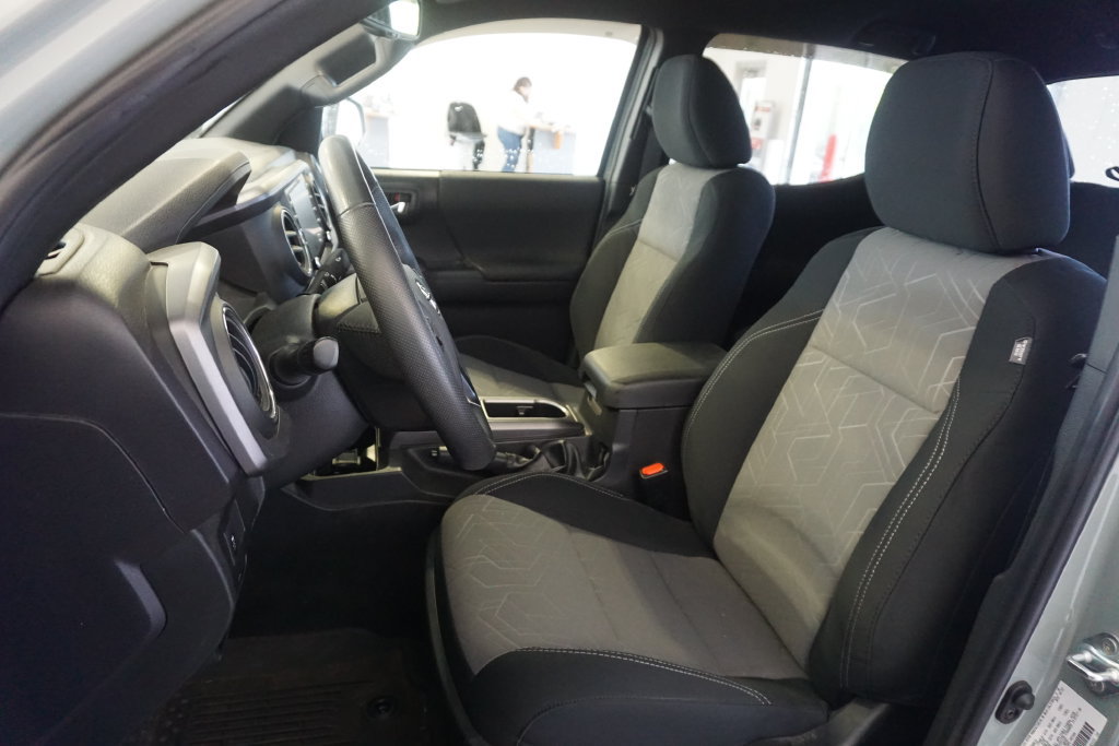 Certified 2023 Toyota Tacoma TRD Off-Road w/ Black Out Package (TMS) AWD/4WD image 17