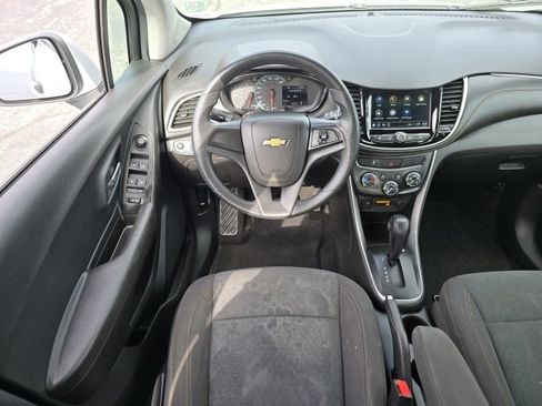 Used 2018 Chevrolet Trax LS image 15