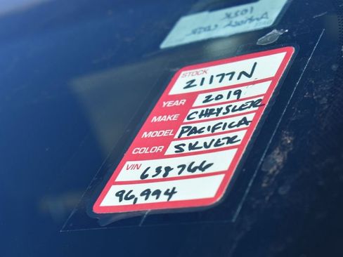 Used 2019 Chrysler Pacifica Touring Plus w/ S Appearance Package image 14