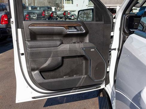 Used 2025 GMC Sierra 1500 Elevation w/ Preferred Package image 11