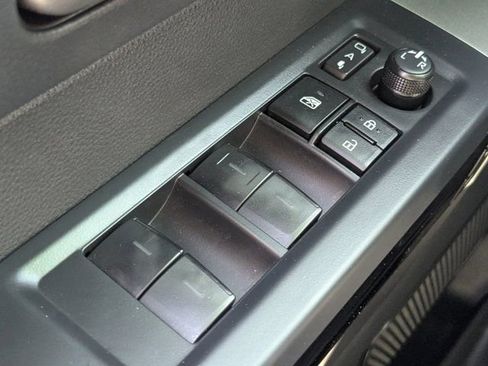 Used 2025 Toyota Tundra Limited AWD/4WD image 22