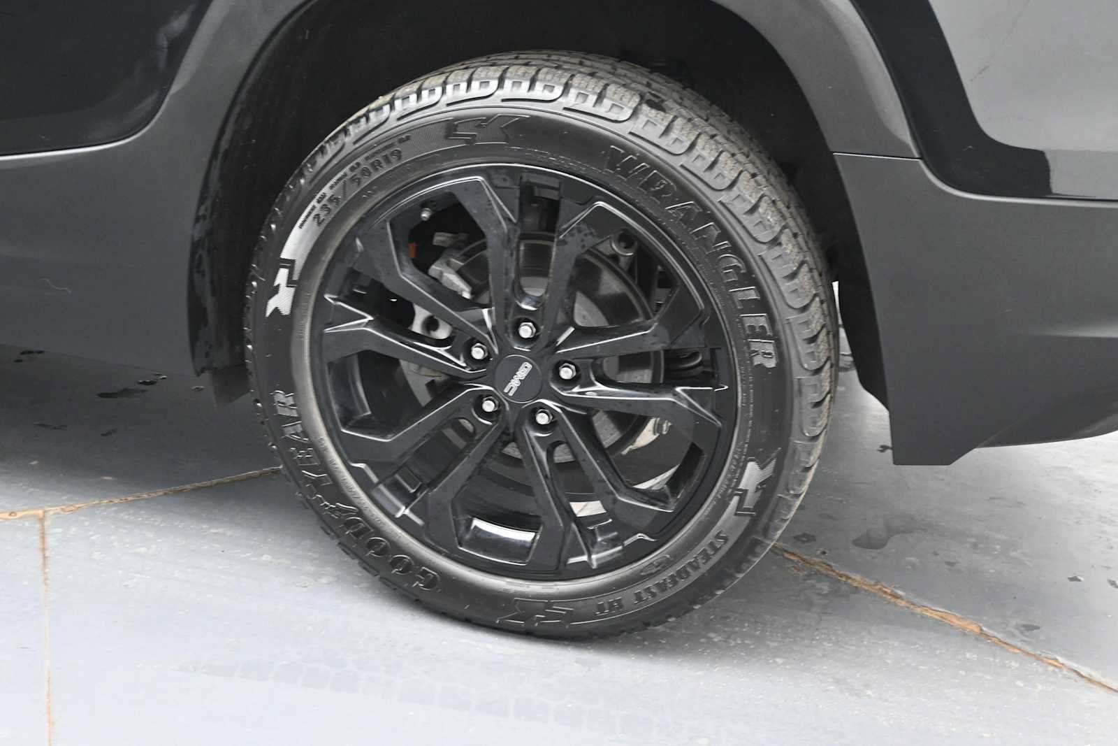 Used 2021 GMC Terrain SLE w/ Driver Convenience Package AWD/4WD image 5