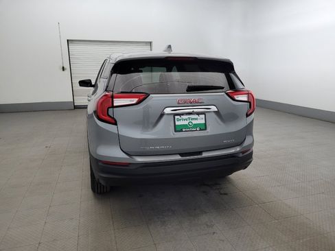 Used 2024 GMC Terrain SLE image 6
