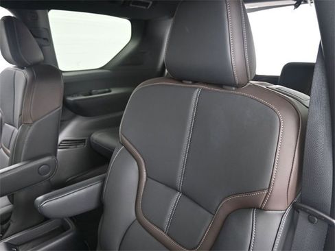 Used 2025 Nissan Armada SL w/ Captain's Chari Seat Package image 24