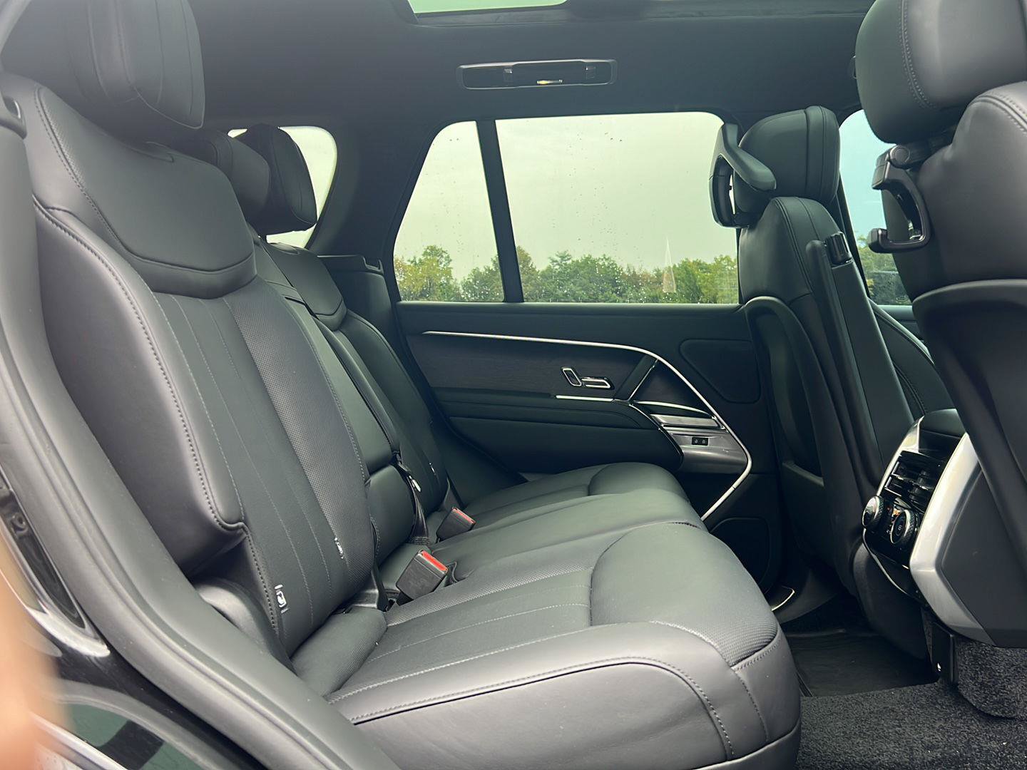 Certified 2026 Land Rover Range Rover SE AWD/4WD image 24