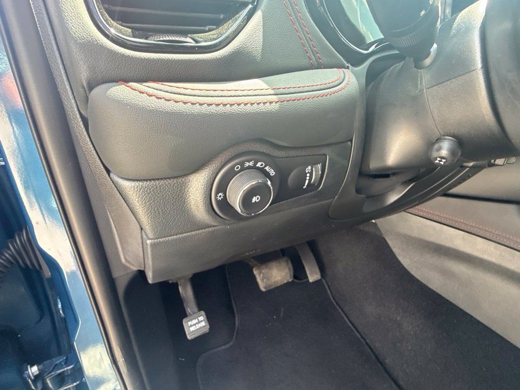 Used 2023 Dodge Durango GT RWD image 16