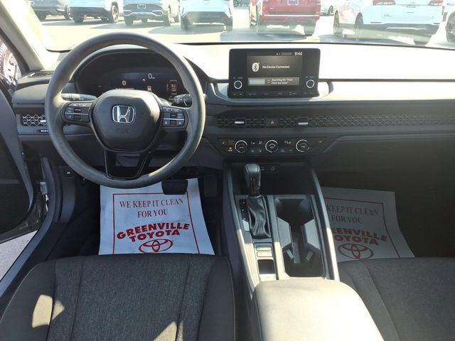 Used 2025 Honda Accord SE image 9