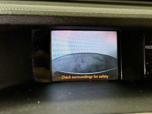 Used 2011 Toyota Sienna LE FWD image 11