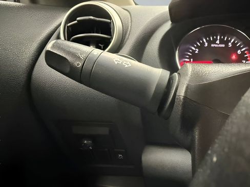 Used 2014 Nissan Rogue S w/ Convenience Package FWD image 19