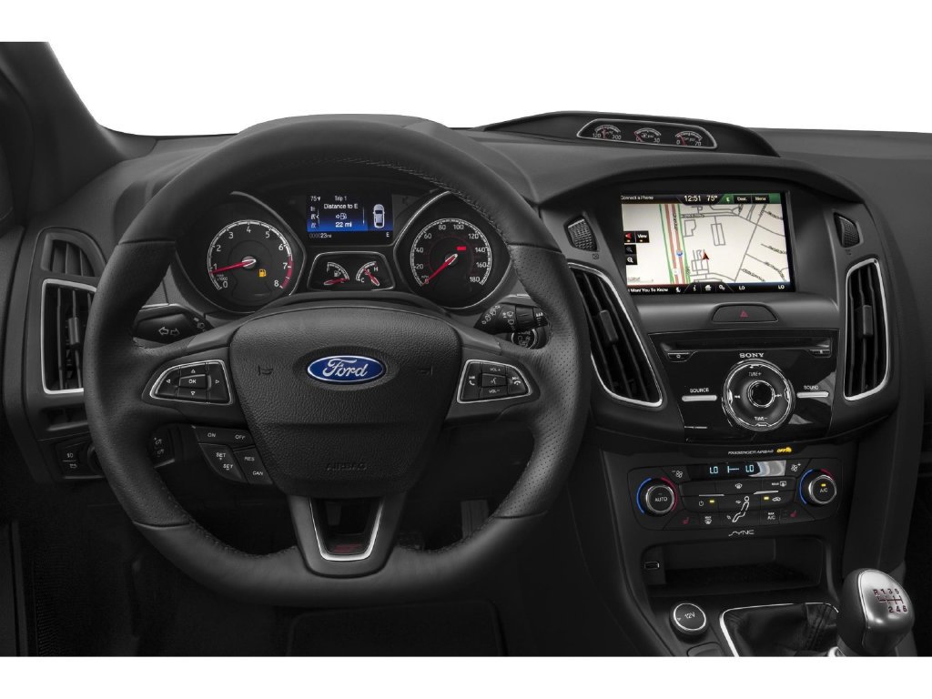 Used 2015 Ford Focus ST w/ Equipment Group 401A FWD image 4