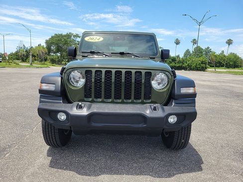 Used 2024 Jeep Wrangler Sport S image 4