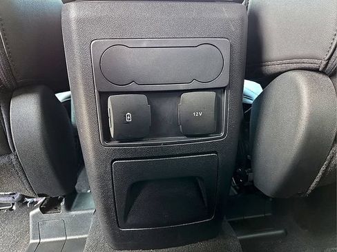 Used 2024 Ford Explorer XLT w/ Equipment Group 202A AWD/4WD image 15