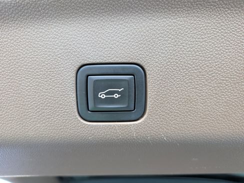 Used 2023 GMC Yukon XL Denali w/ Denali Reserve Package image 38