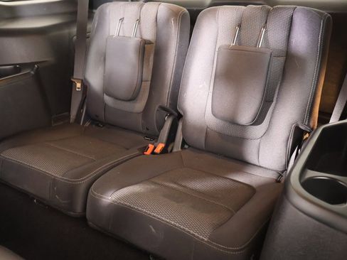 Used 2019 Ford Explorer XLT image 12