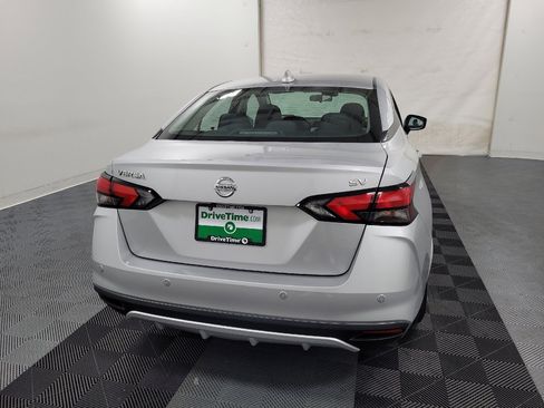 Used 2021 Nissan Versa SV FWD image 7
