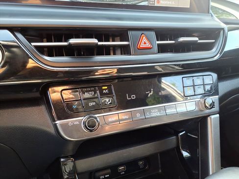 Used 2024 Kia Seltos S FWD image 11
