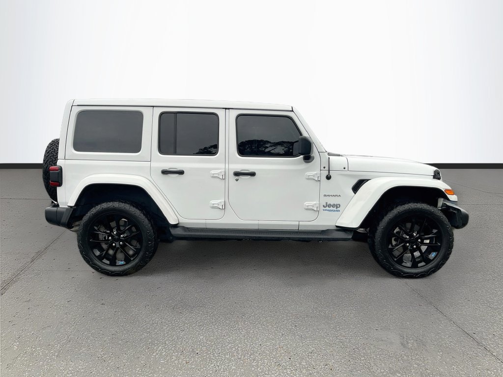 Used 2022 Jeep Wrangler Unlimited Sahara w/ Cold Weather Group AWD/4WD image 8