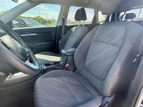 Used 2022 Kia Seltos S FWD image 16