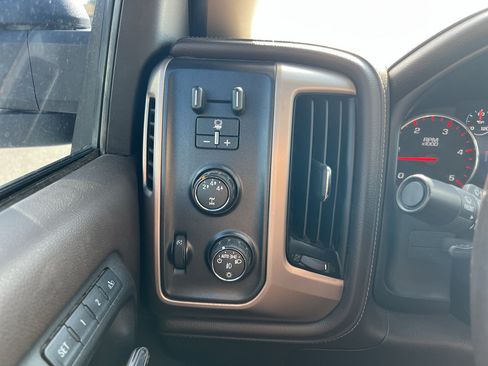 Used 2016 GMC Sierra 2500 Denali w/ Duramax Plus Package AWD/4WD image 16