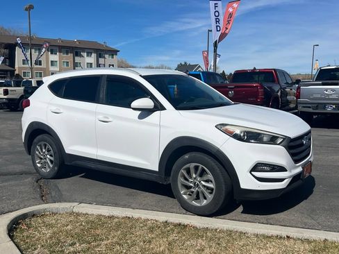 Used 2016 Hyundai Tucson SE w/ Option Group 02 FWD image 6