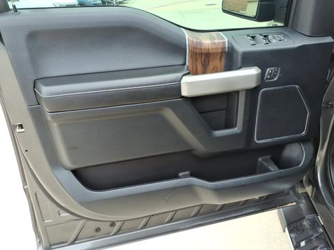 Used 2018 Ford F150 Lariat RWD image 13