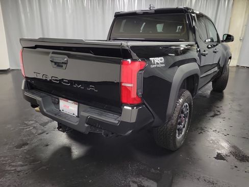 Used 2025 Toyota Tacoma TRD Off-Road AWD/4WD image 8